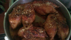 Peitos e sobrecoxas corados no forno