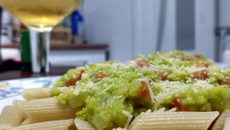 Molho de abacate para macarrão