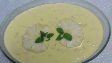 Gelatina com abacaxi