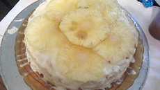 Bolo cremoso de abacaxi da Mah