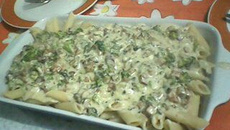 Penne aos quatro queijos bacon e brócolis da Jana