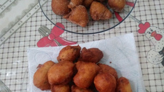 Bolinho de chuva doce e salgado