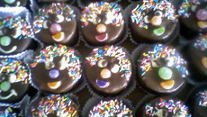 Pão de mel decorado de coco