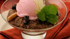 Pavê de ameixa com sorvete