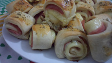 Pãezinhos de presunto e queijo