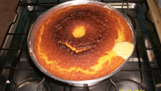 Broa de fubá com queijo