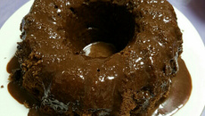 Cobertura de chocolate crocante para bolo