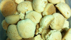 Sequilho de maisena com amendoim