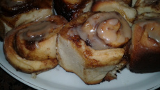 Enrolados de canela (cinnamon rolls)