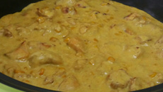 Frango cremoso ao curry