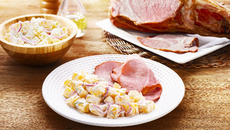 Maionese de Batata Salsa com Endro e Cebola Roxa