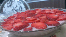 Pavê de morango e chocolate