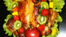 Chester assa fácil com calda de laranja