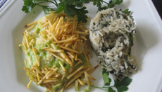 Bacalhau com batata palha e bechamel de espinafre