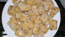 Cocadinha de banana da terra com coco