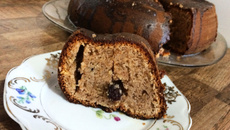 Bolo de banana com nozes