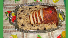 Lombinho de porco com farofa de bananas passas
