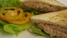 Sanduíche tuna fish da Família Burger