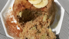 Bolo de banana de caneca micro-ondas