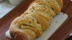 Pão de alho com azeitonas