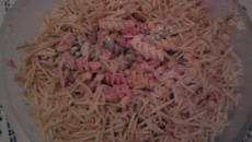 Macarronese de macarrão colorido