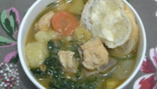 Sopa de legumes com galinha
