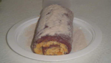 Rocambole de leite condensado fácil