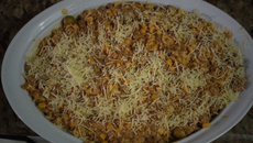 Macarronada com estrogonofe de carne moída