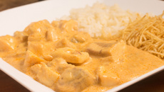 Estrogonofe de lombo com bacon