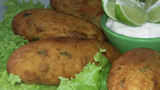 Bolinho de mandioca recheado