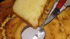 Bolo de macaxeira, aipim ou mandioca com coco e queijo