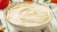 Recheio de Ninho cremoso e firme com 4 ingredientes que não vai ao fogo