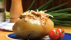 Batata recheada com estrogonofe