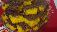 Bolo de cenoura com cobertura de brigadeiro