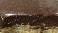 Pavê de creme belga com mousse de chocolate