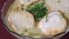 Sopa de cebola à moda paraense