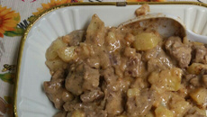 Carne ao molho com batata