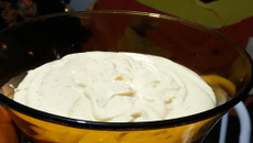 Mousse de maracujá vegano e sem açúcar