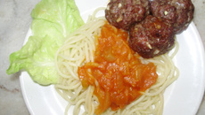 Espaguete com almôndegas saudáveis