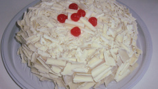 Bolo mousse de leite ninho