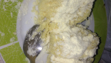 Bolo de caneca de chocolate branco