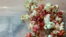 Pipoca doce de groselha