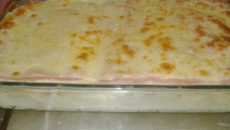 Purê de batata com presunto e queijo