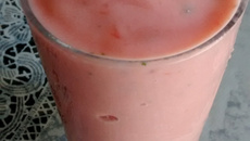 Smoothie de melancia com iogurte