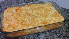 Torta de pão com frango e requeijão