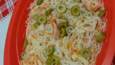 Salada bifum refrescante