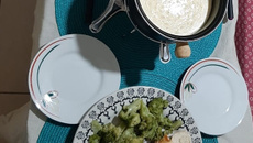 Fondue de queijo cremoso sem vinho