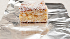 Bolo gelado embrulhado