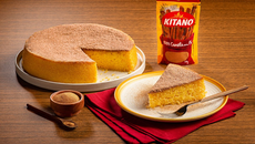 Bolo de milho cremoso com canela em pó