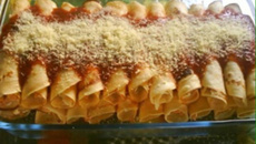 Panqueca de carne com recheio apimentado